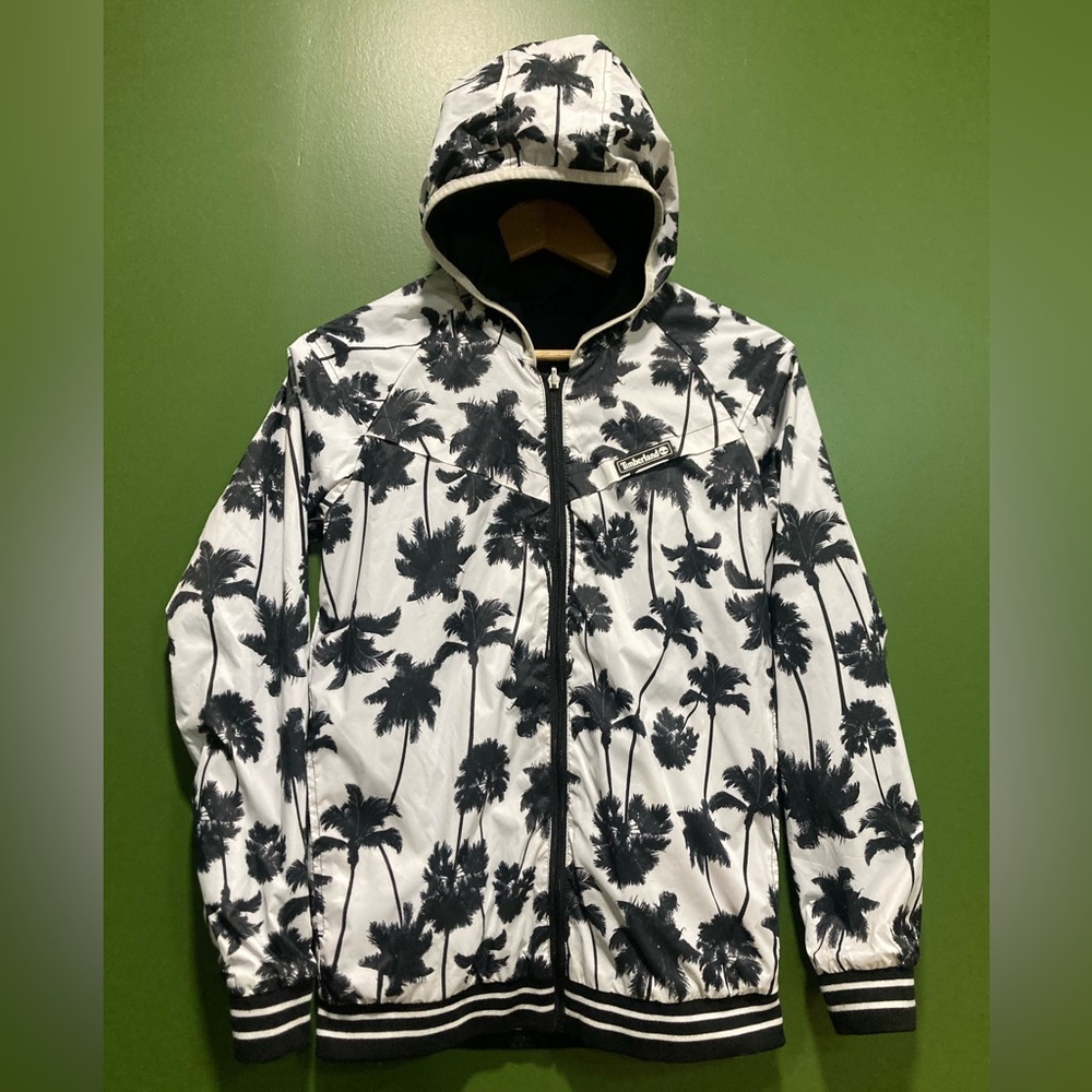 Youth Timberland windbreaker size 14/16 in great condition.